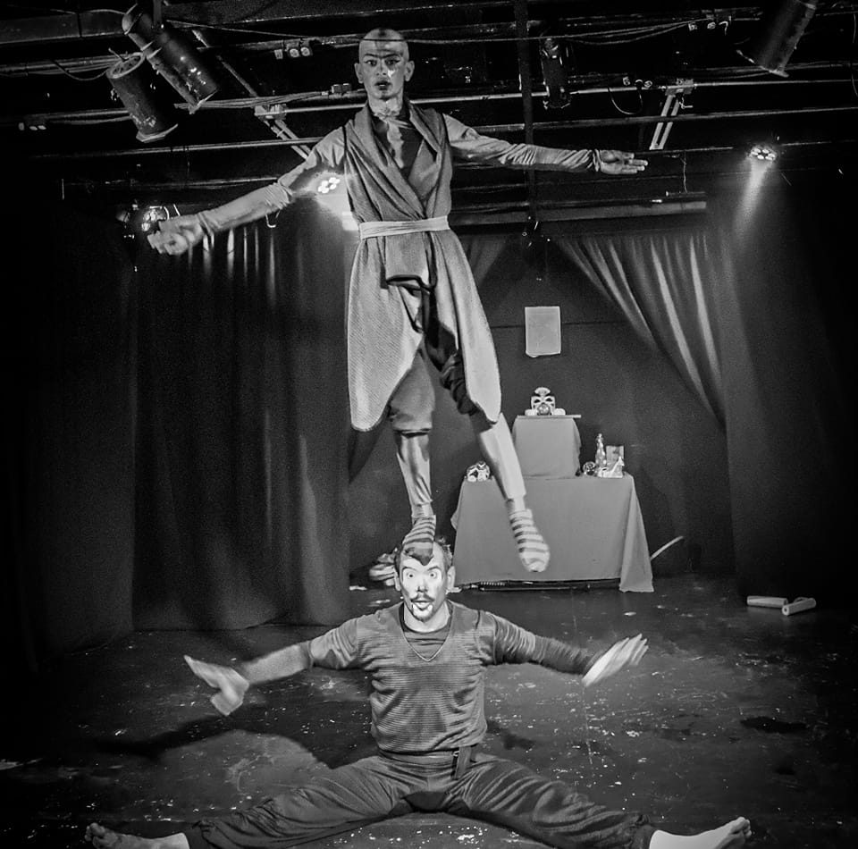 Alfonso Leongomez — Performance
